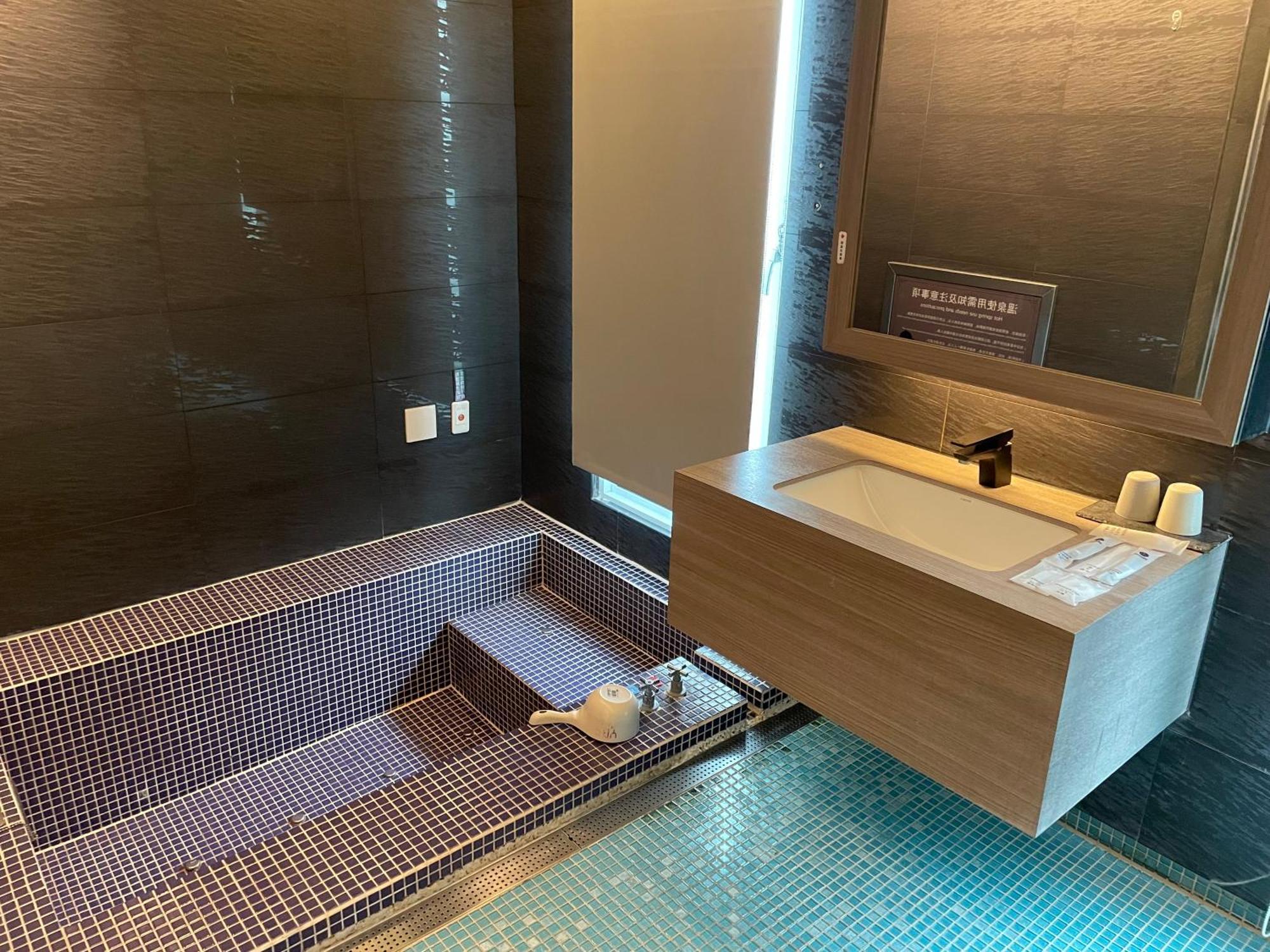 ג'יאושי Ya Nold Hot Spring Hotel מראה חיצוני תמונה
