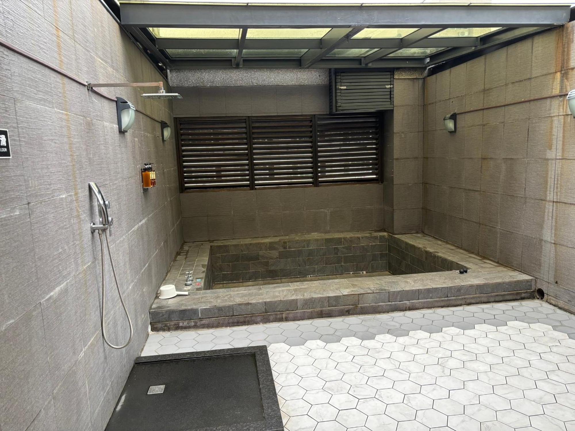 ג'יאושי Ya Nold Hot Spring Hotel מראה חיצוני תמונה